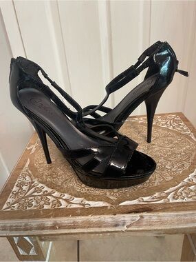 Black Patent T-Strap Platform Stiletto Heels . Size 9.5
